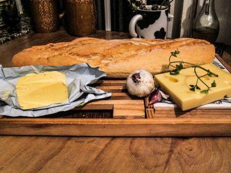 Pan de ajo con queso. pan-de-ajo-con-queso-