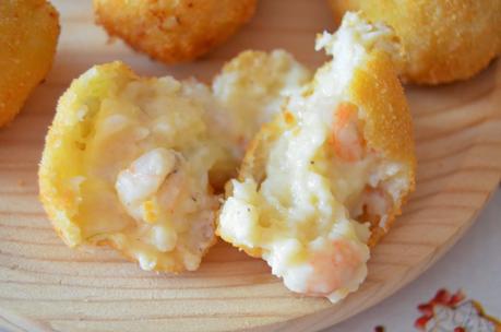 CROQUETAS DE MERLUZA Y GAMBAS CROQUETAS DE MERLUZA Y GAMBAS