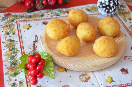 CROQUETAS DE MERLUZA Y GAMBAS CROQUETAS DE MERLUZA Y GAMBAS
