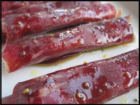 Canutillos de cecina con foie