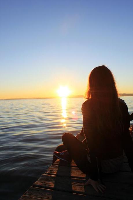 Camel coat and Michael Kors tote bag Image and video hosting by TinyPic