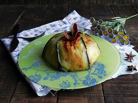 Charlota de berenjena rellena de risotto a los 4 quesos y jamón de pato Charlota de berenjena rellena de risotto a los 4 quesos y jamón de pato