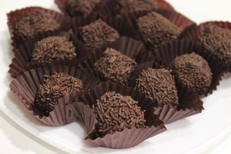 RECETA: TRUFAS RECETA: TRUFAS