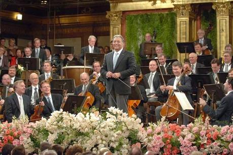 Concierto de Año Nuevo. Femenino desigual Concierto de Año Nuevo. Femenino desigual