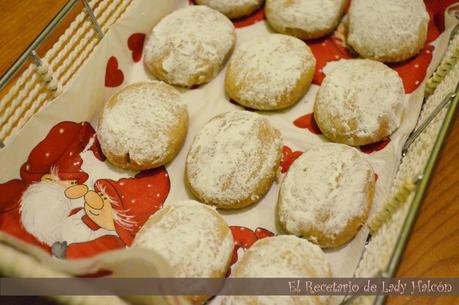 Polvorones caseros para celebrar el año nuevo Polvorones caseros para celebrar el año nuevo