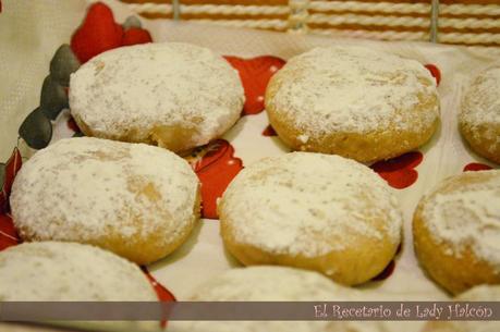Polvorones caseros para celebrar el año nuevo Polvorones caseros para celebrar el año nuevo