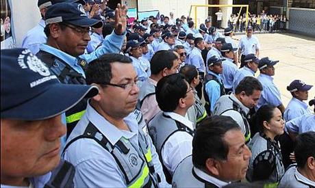 Alcalde de Lima despide a 498 serenos y 710 inspectores de tránsito al iniciar su gestión municipal Alcalde de Lima despide a 498 serenos y 710 inspectores de tránsito al iniciar su gestión municipal
