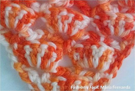 Motivo de triángulo dentro de triángulo con araña a crochet. Pastilla para hacer un chall tejido (Crocheted triangle inside a triangle with spider motive to make a shawl) Motivo de triángulo dentro de triángulo con araña a crochet. Pastilla para hacer un chall tejido (Crocheted triangle inside a triangle with spider motive to make a shawl)