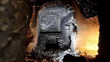Arqueólogos descubren una réplica de tumba de Osiris en Egipto