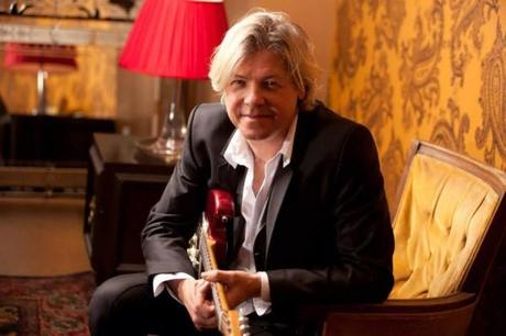 El guitarrista Jeff Golub El guitarrista Jeff Golub
