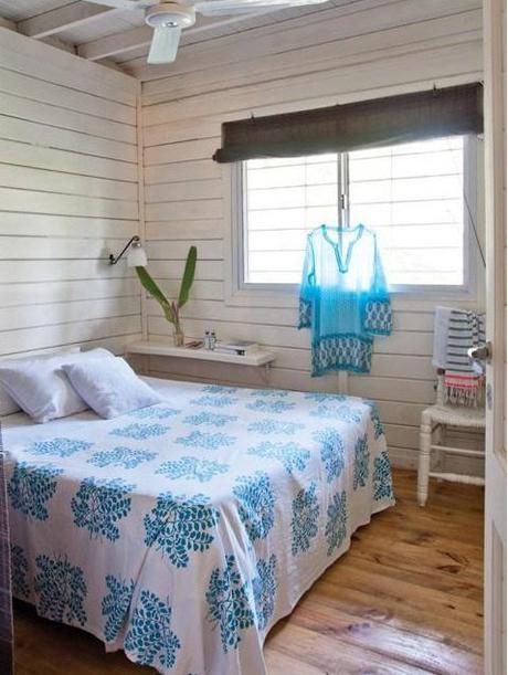 UN REFUGIO... EN LA ORILLA DEL AGUA UN REFUGIO... EN LA ORILLA DEL AGUA