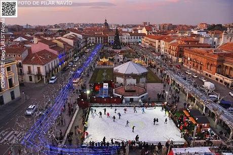 FOTOGRAFÍAlcalá: Navidad en la Plaza de Cervantes de Alcalá de Henares. Vista desde el mirador turístico de la Torre de Santa María.