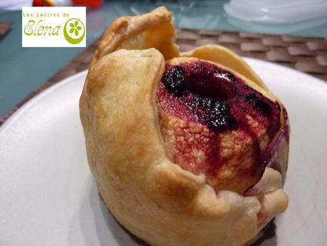 Manzanas rellenas de mermelada y envueltas en hojaldre. Manzanas rellenas de mermelada y envueltas en hojaldre.