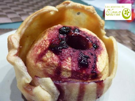 Manzanas rellenas de mermelada y envueltas en hojaldre. Manzanas rellenas de mermelada y envueltas en hojaldre.