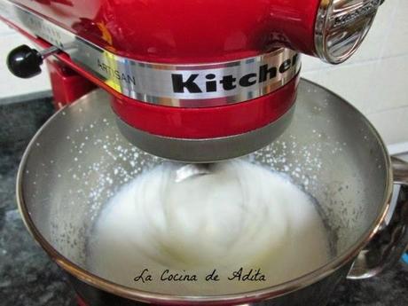 Tarta de mousse de mandarinas, con esferificación Tarta de mousse de mandarinas, con esferificación