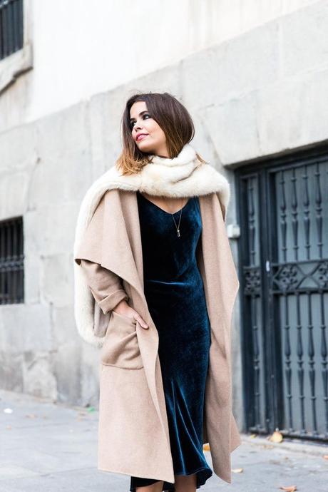 Velvet_Dress-Faux_Fur_Scarf-Party_Outfit-Street_Style-Collage_Vintage-11