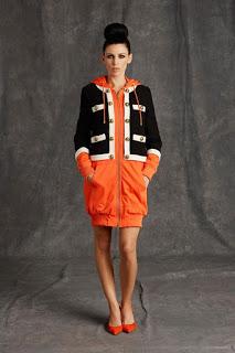 Moschino nos muestra su Colección Unfinished Pre-Fall 2015