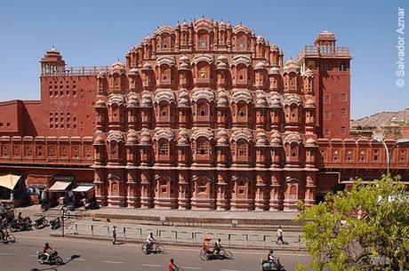 Galta, zona de templos en las afueras de Jaipur http://www.diariosdeunfotografodeviajes.com/2014/12/que-ver-y-visitar-en-jaipur.html