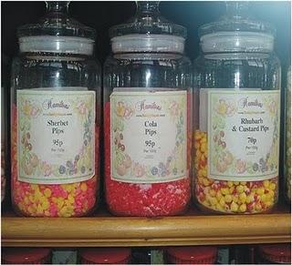 Ideas para decorar con caramelos. decorar con caramelos en tarros de cristal
