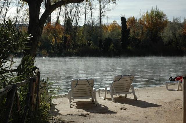 Balneario Termas Pallarés Tumbonas junto al Lago Termal 