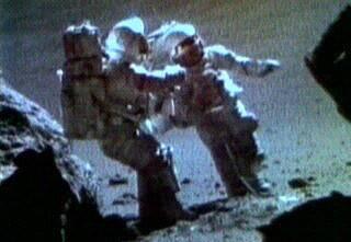Astronautas del Apolo en la Luna