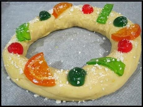 Roscón de Reyes relleno de mazapán