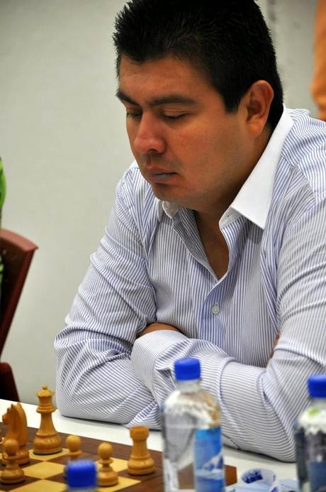 El MI Carlos Burgos visita El Confesionario El MI Carlos Burgos visita El Confesionario