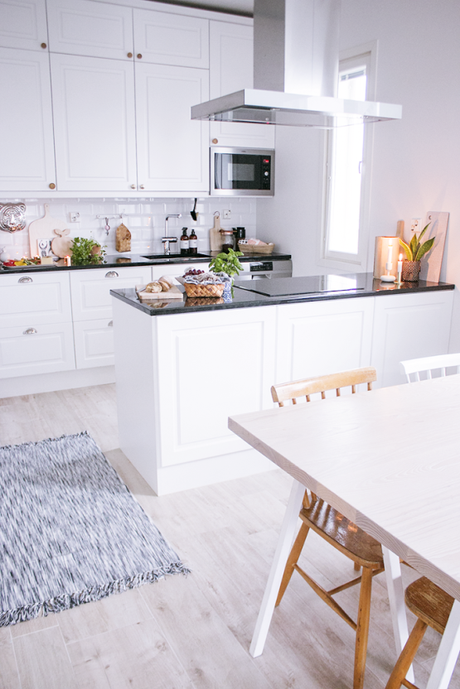 Decoración en blanco y madera en Helsinki 13