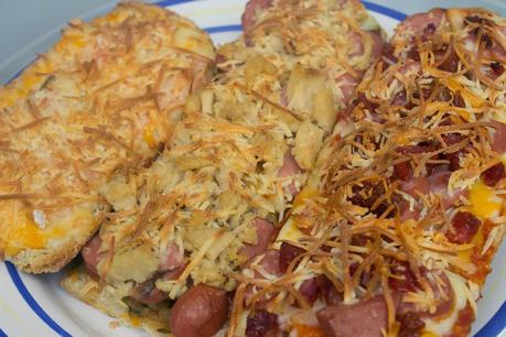 3 paninis caseros de salmón, atún y salchichas y chorizo 3 paninis caseros de salmón, atún y salchichas y chorizo