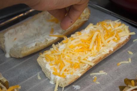 3 paninis caseros de salmón, atún y salchichas y chorizo 3 paninis caseros de salmón, atún y salchichas y chorizo