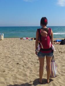 Incompatibilidades de la maternidad: vacaciones vacaciones-bebe-improvisar-playa