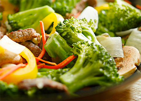 Come con cabeza en las comidas principales Come con cabeza en las comidas principales