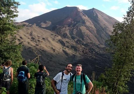 Con Antonio Q.B. en el volcán Pacayá