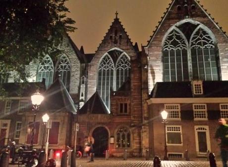 No volveré a un Zoo ni a seguir a unos orientales en el Barrio Rojo: Día 3 Amsterdam “OudeKerk”