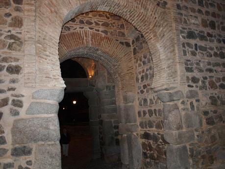 PUERTA DE BISAGRA TOLEDO VIEJA PUERTA DE BISAGRA TOLEDO VIEJA