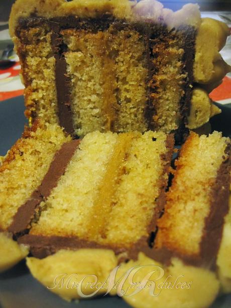 LAYER CAKE DE CHOCOLATE Y TOFFEE CON SORPRESA DE LACASITOS