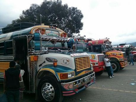 Los famosos chicken bus en Guatemala