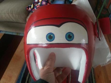 Casco plagiocefalia con diseño de Rayo McQueen