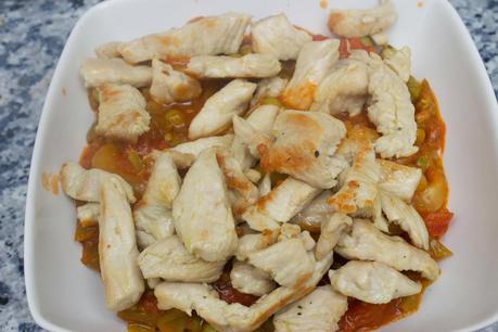 Pisto con pollo gratinado con queso cheddar Pisto con pollo gratinado con queso cheddar