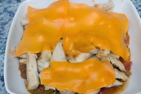 Pisto con pollo gratinado con queso cheddar Pisto con pollo gratinado con queso cheddar