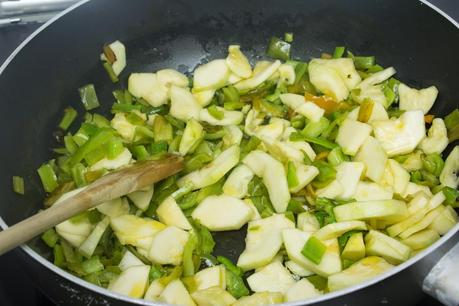 Pisto con pollo gratinado con queso cheddar Pisto con pollo gratinado con queso cheddar