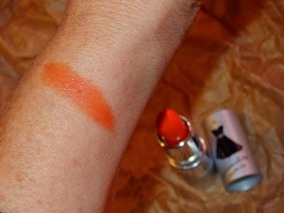 Barrilla de labios de Born Pretty Store. barrilla de labios naranja