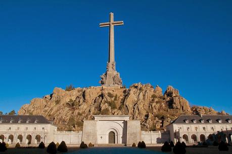 EL VALLE DE LOS CAÍDOS Y EL ESCORIAL: ESPLENDOR Y DECADENCIA DE ESPAÑA