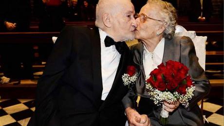 Antonia Gottifredi, 86 años, y Giovanni Molinari, 89 años, se reencontraron por Facebook y se casaron luego de siete décadas. 