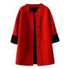 abrigo rojo mangas negras