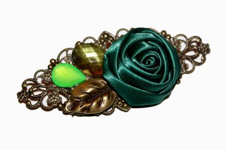 LOOKS CON ABRIGO Y BROCHES GARABATEA LOOKS CON ABRIGO Y BROCHES GARABATEA