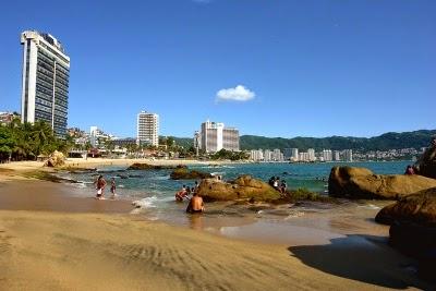 UNA ESCAPADA A ACAPULCO UNA ESCAPADA A ACAPULCO
