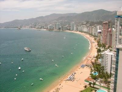 UNA ESCAPADA A ACAPULCO UNA ESCAPADA A ACAPULCO