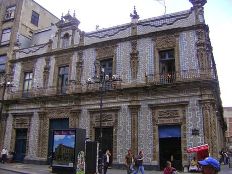 PALACIO DE LOS AZULEJOS PALACIO DE LOS AZULEJOS
