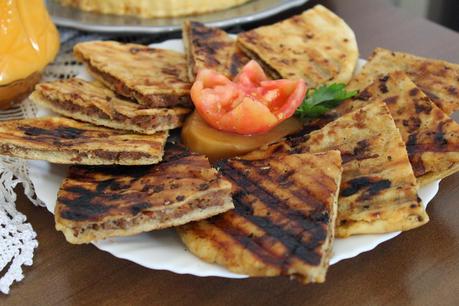 Arayés o sandwich árabe con carne y verduras... pan pita o casi